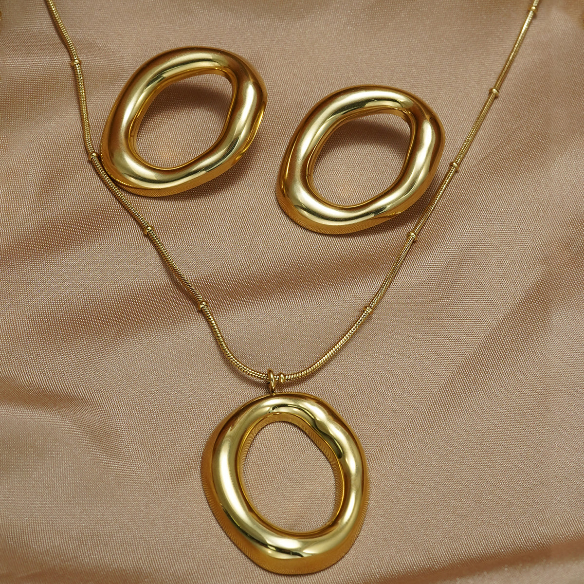 18K Gold Plated Oval Pendant Jewelry Set