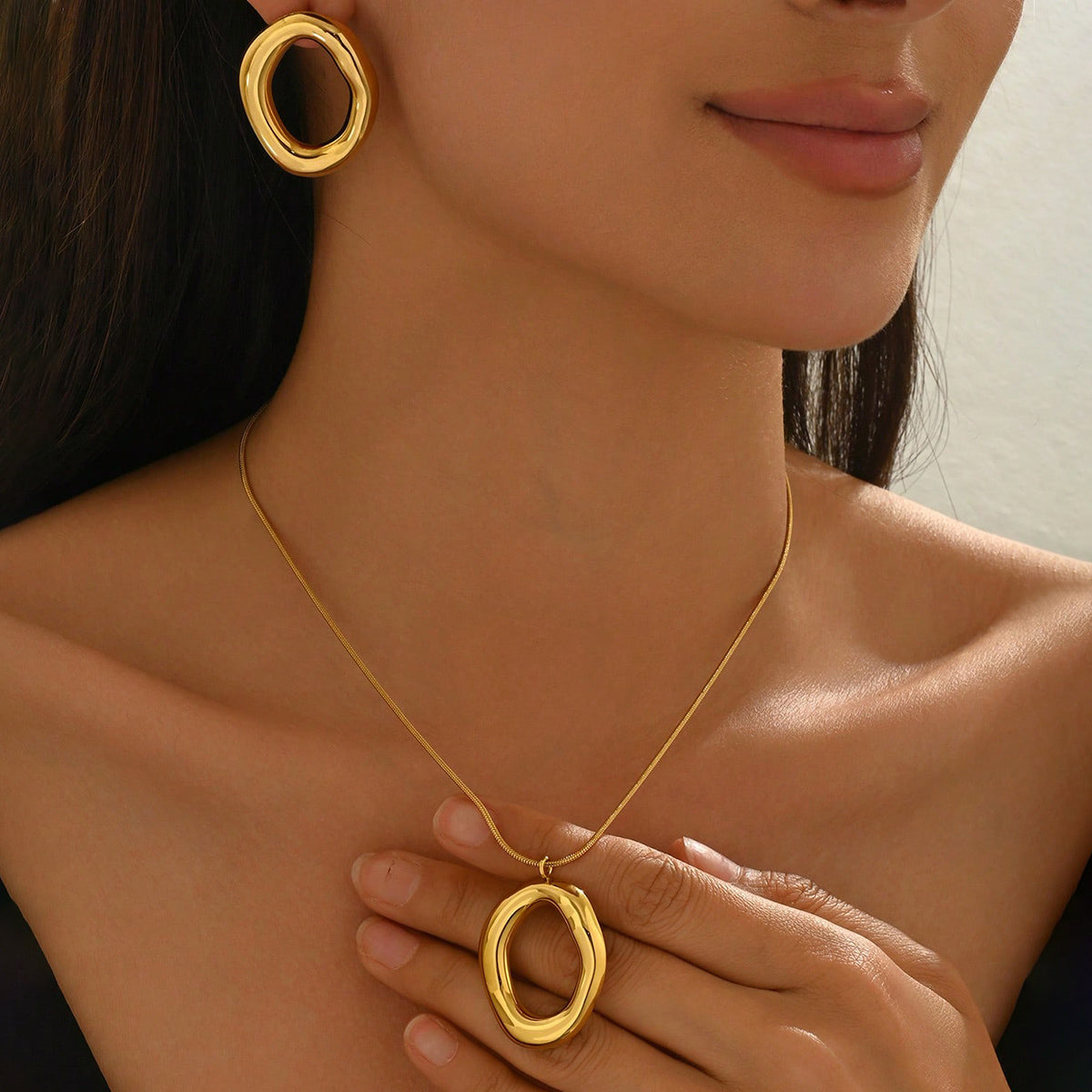18K Gold Plated Oval Pendant Jewelry Set